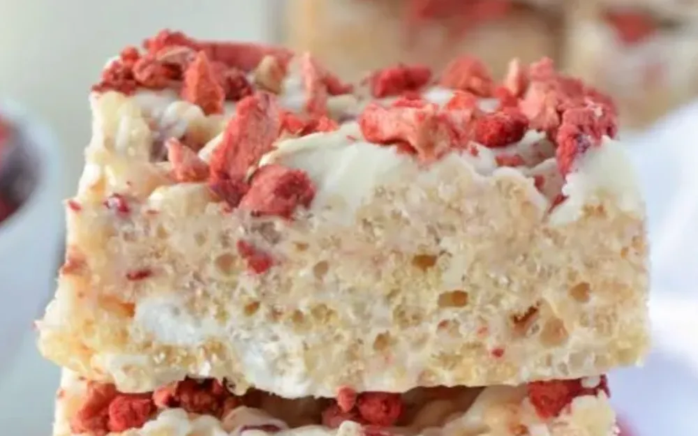 Strawberries and White Chocolate Rice Krispie Treats