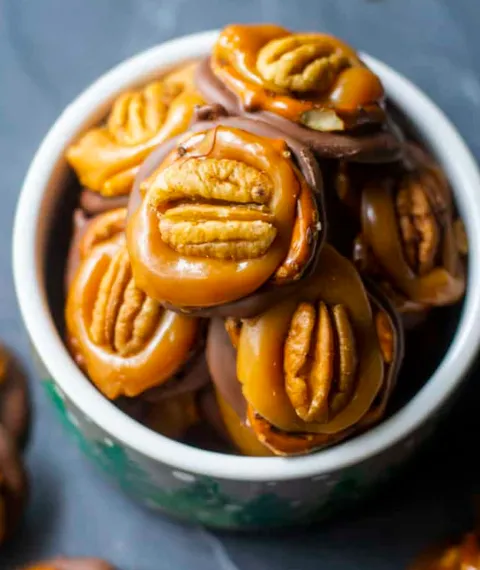 Turtle Pretzels